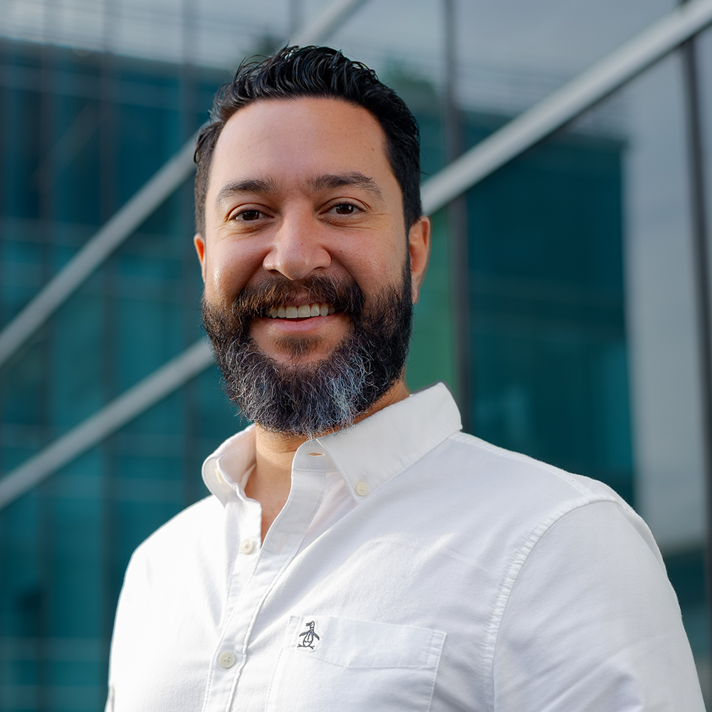 Dr. Alejandro Mora